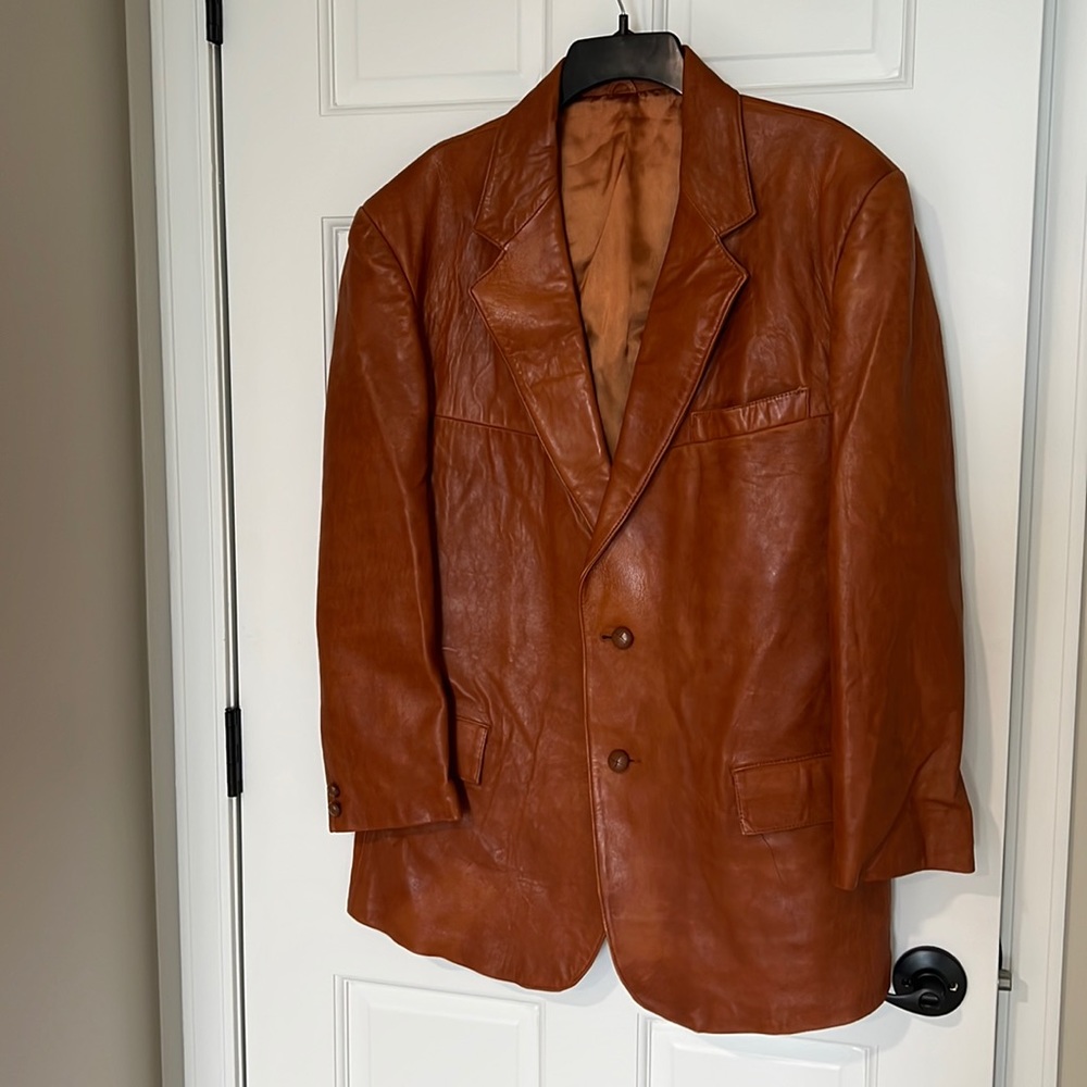 Star town genuine leather men’s coat.